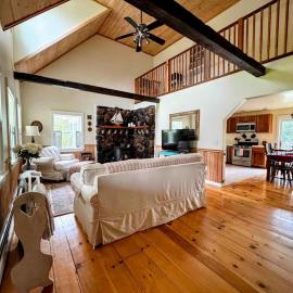 Pine and Sea Beach Retreat – hotel w mieście Ellsworth