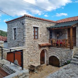Villa Olive Old Qeparo, hotel in Qeparo