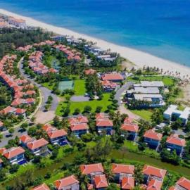 Deluxe Beach Villas by Danatrip