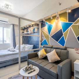 Comfy City Studio with Balcony and Sunsets