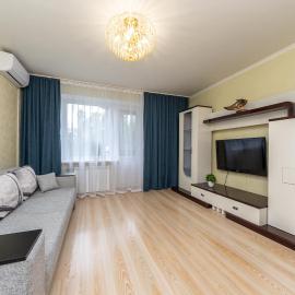 2 rooms apartment near metro Teremky