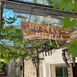 Michel Guesthouse, מלון בבודווה