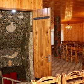 HOTEL,Wine Cellar & Fitness - Khoni City، فندق في Khoni