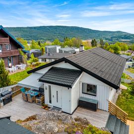 Private room with your own bathroom near Oslo, Nittedal, hotel i Rotnes