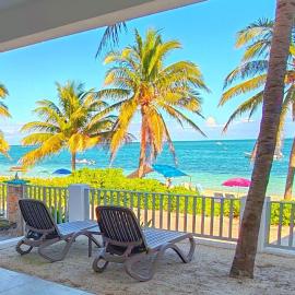 Casa Paloma Oceanfront House at Puerto Morelos, hotelli kohteessa Puerto Morelos
