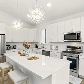 SINGLE HOUSE 17- New build-beautiful lake view-5 beds 12 sleeping, hotell Anchorage’is