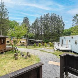 DogrunCafe & Resorts JENNIE West-Karuizawa, hotel v destinácii Miyota