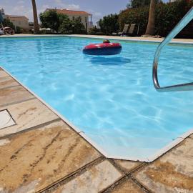 Sunflower - 3 bedroom spacious apartment, Peyia, hotel u gradu Peyia