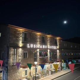Hotel Lusitano, מלון בלוביוס