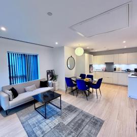 Posh 2 Bedroom Apartment with Gym, hotel in South Norwood