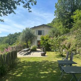 Collina di Sopra, hotel a Tresana