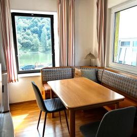 Ferienwohnung in Ediger Eller, viešbutis mieste Edigeris-Eleris