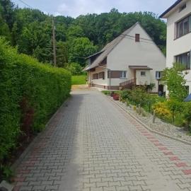 Pod Górą، فندق في Wiśniowa