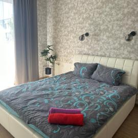 Стильна квартра в самому центрі Небесної Сотні Поруч р Дніпро, hotel a Cherkasy