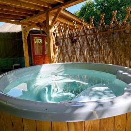 Aloha Glamp - Całoroczny glamping nad rzeką z prywatną balią - Stok narciarski, góry, lasy, sauna