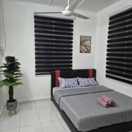Syaf Homestay, hotel en Lunas