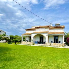 Sungate Villas