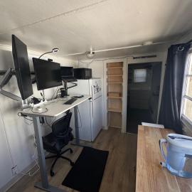 Midtown Charm: 1BR Urban Pad
