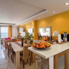 With Terrace and Lovely Sea View, hotel a Stazzo