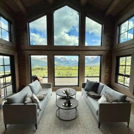 Exclusive Fjord Lodge with Private Jacuzzi and Epic Views, Hotel in Lii