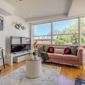 Stylish, Modern & Cozy