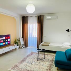 EasySleep City Center, hotel in Divjakë