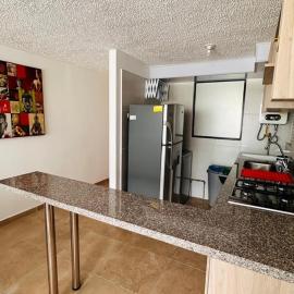 Apto 3 hab, junto al Centro Comercial Avenida, Piso 8 con ascensor