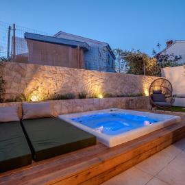 Sunset apartments Njivice, hotel a Njivice