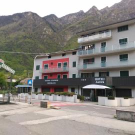 Hotel Aurora, hotell i Chiavenna
