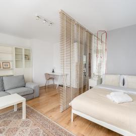 Lindego Park Comfy Studio by BookingHost
