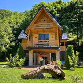 Riverside Cabin Pisak