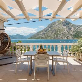Villa Blue Dream, hotel di Dobrota