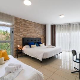 Fira Suites - Habitaciones privadas en Apartamento compartido, hotel in Hospitalet de Llobregat