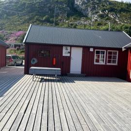 Close to sea, central, rent a boat, mountain hike, wifi, free parking، فندق في Haug