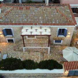 Aeolian Stone Villa, hotel en Koilás