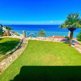 Villa Taurus Costa dei Monaci Parghelia Tropea, hotel in Parghelia