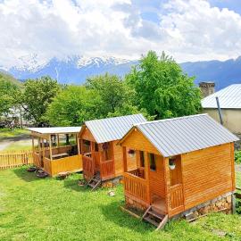 Lakhiri में, होटल Gugas cottage and guest house in Lakhiri