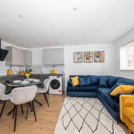 Spacious 2 bedroom home, Contractors friendly and free parking, hotel u gradu Luton