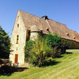 Studio dans Maison forte, 8km Sarlat – hotel w mieście Saint-André-dʼAllas