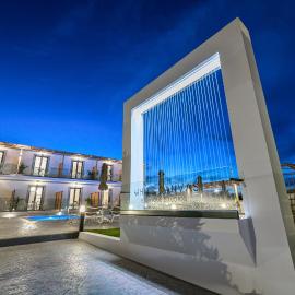 White Canvas Boutique Studios, hotel in Laganas