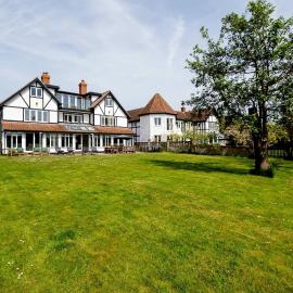 Claysmead - A large Lakeside House in Thorpeness - Aldeburgh Coastal Cottages