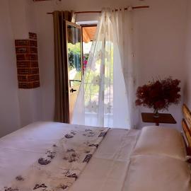 Velaj Guest House, ξενοδοχείο σε Cfir