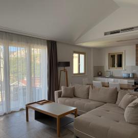 One Bedroom Sea View Apartment - Lustica Marina Village, hotell i Radovići