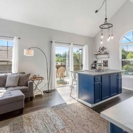 The Lazy Loft - Stay for 4, hotelli kohteessa Branson