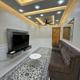 Ahnaf Guesthouse, hotel in Sitiawan
