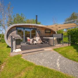 Wandales Luxury Pod with Hot Tub at Fell View Park Kirkby Lonsdale, hotel en Casterton