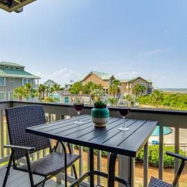 St Helena Island Condo - 1/2 Mi to Beach, hotel a Oceanmarsh Subdivision