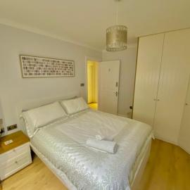 Heathrow Airport Accommodation, khách sạn ở Staines