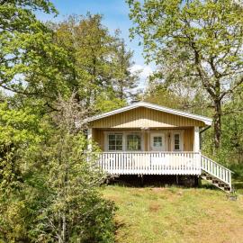 Holiday Home Rödmossa Femton by Interhome, hotel sa Virserum