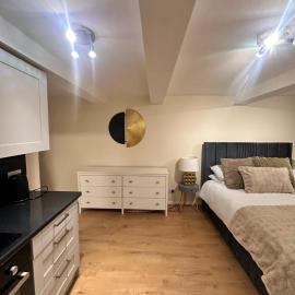 Hope House King Studio Maidstone, khách sạn ở Maidstone